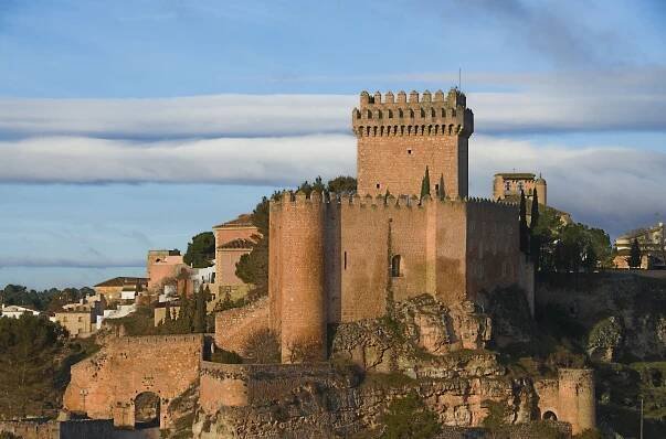 Soubor:Castillo de las Altas Torres - Alarcón.jpg – Wikipedie