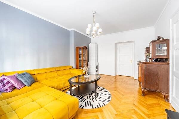 PRODÁNO. PRONAJMUTOPronájem bytu kompletně vybaveného bytu 3+1, 98 m2 balkon, sklep, ulice Vězeňská, Praha 1 - FARAON reality