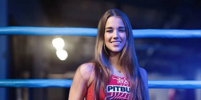 MMA kráska Veronika Zajícová.