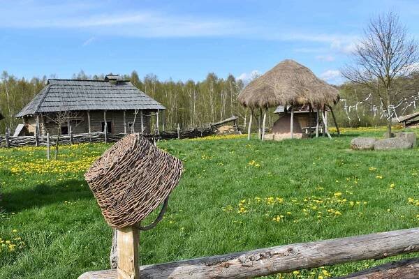 Zážitkový park Zeměráj u Kovářova.