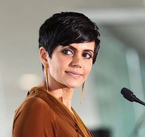 Hire a Celebrity Mandira Bedi for Corporate Event