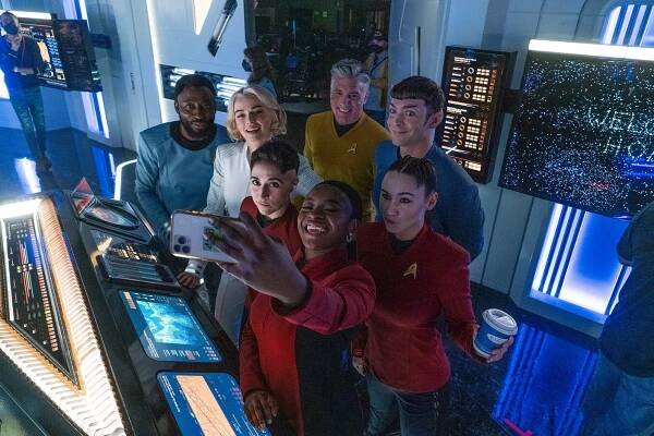 Babs Olusanmokun, Jess Bush, Melissa Navia, Celia Rose Gooding, Anson Mount, Ethan Peck, Christina Chong - Star Trek: Podivné nové světy - Ke hvězdám přes překážky - Z natáčení