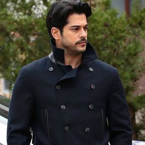 Pin by Loli on Burak Ozcivit | Dark haired men, Handsome arab men, Celebrities male