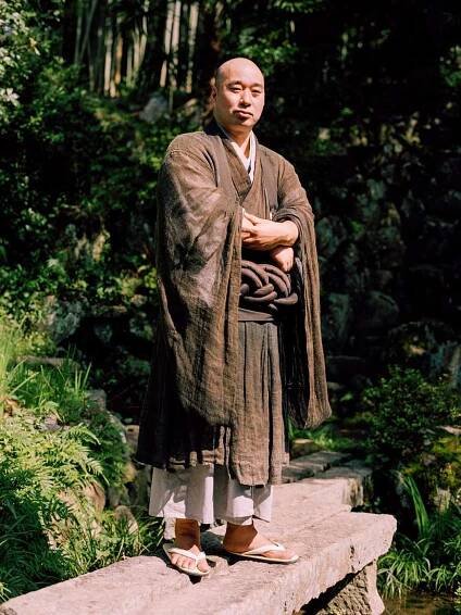 http://www.gregorlengler.com/files/gimgs/th-34_gregor_lengler_kyoto_25.jpg