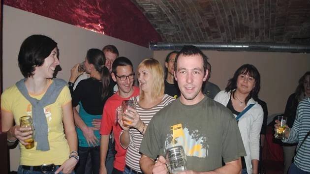 Hudební klub Mlejn v Nymburce otevřel. Zahájily Mixlevpixle a Lipno