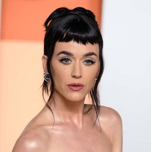 Katy Perry's retro, intergalactic naked dress is *stuuuuuning*