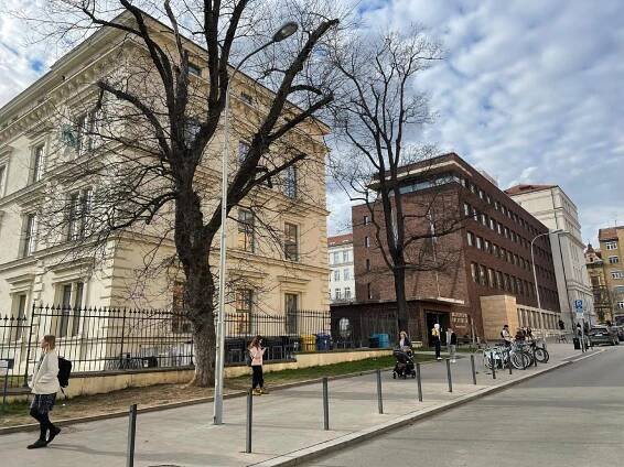 Pohled na Filozofickou fakultu Masarykovy univerzity v Brně.