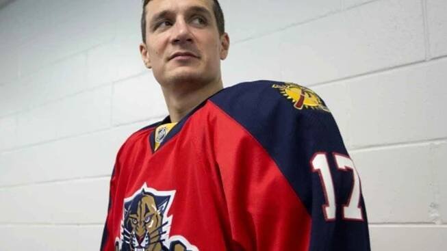 Kuba oslavil osmistý zápas v NHL výhrou, Vokouna kuriózní gól nerozhodil