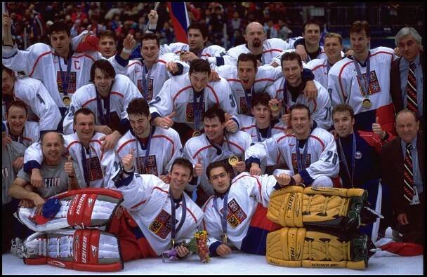 Pavel Patera, Vladimír Růžička, Robert Reichel, Robert Lang, Libor Procházka, Dominik Hašek, Roman Hamrlík, Richard Šmehlík, Jaroslav Špaček, Roman Čechmánek, Martin Ručinský, Martin Procházka, Jiří Dopita, Jiří Šlégr, Martin Straka, Milan Hnilička, Petr Svoboda, Ivan Hlinka - Nagano 1998 - hokejový turnaj století - Z filmu
