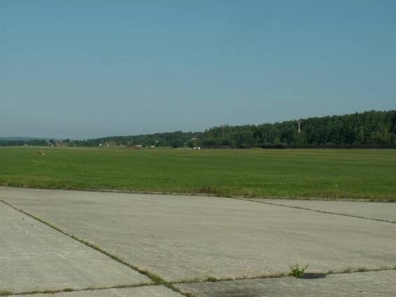 Bechyně, Letiště : Vojenské objekty