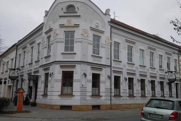 Restaurace na Mánesce foto 1