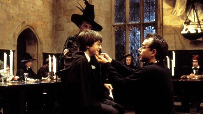 Maggie Smith, Daniel Radcliffe, Chris Columbus on set of 'Harry Potter and the Sorcerer’s Stone'