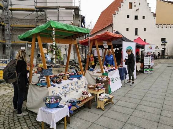 Ekologický trh: Ochutnejte místní a bio produkty