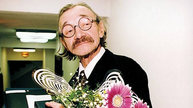 Facka Rudolfu Hrušínskému kvůli ženě a čtvrt kila zlata proměněných ve šroubky. Jaký byl geniální herec Josef Kemr?