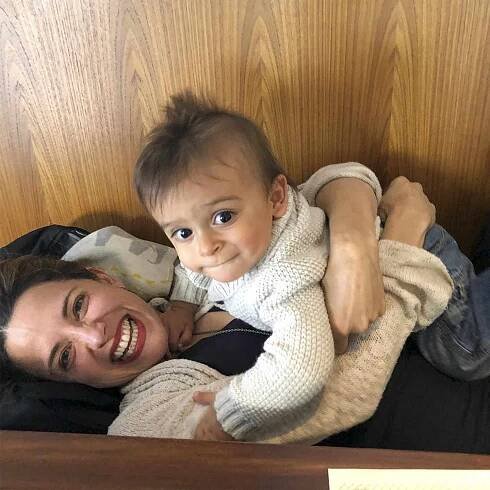 Alanna Ubach Tells Fellow Moms to 'Take the Drugs' During Childbirth: 'Don't Be a Martyr'