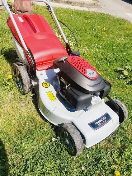 Sekačka benzínová Mountfield s výkonným motorem Honda GCVX 170