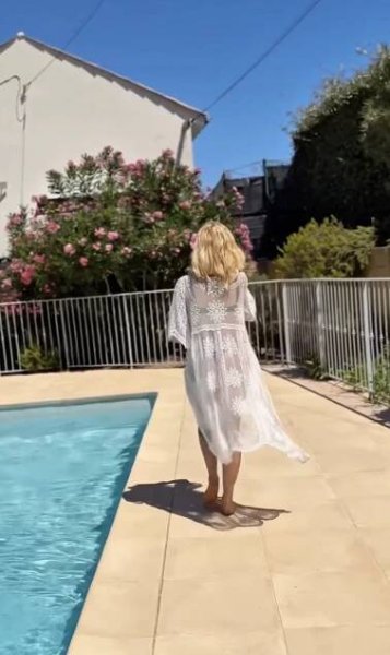 FOTO: Gabriela Soukalová se pyšní skvělou postavou. – stránka 1
