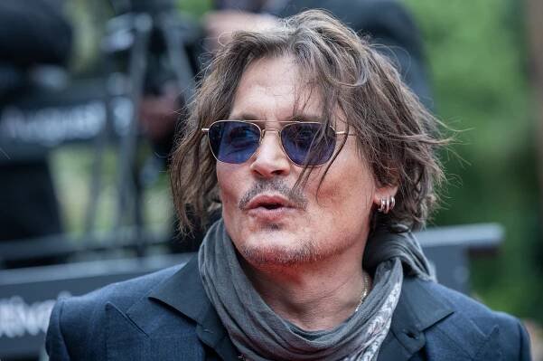 Johnny Depp ve Varech představil hektolitry alkoholu