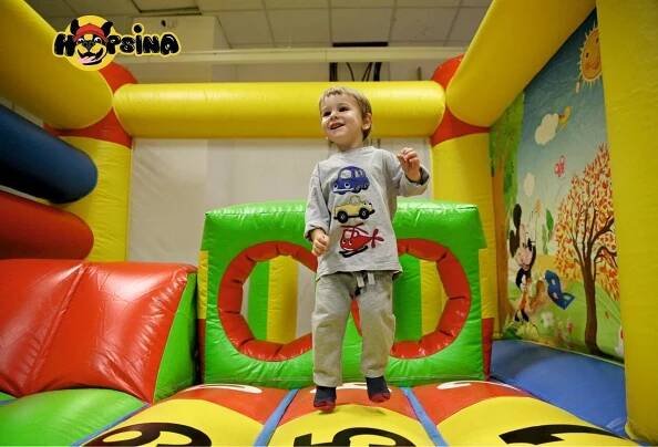 Hopsina Plzeň - celodenní vstupné do světa nafouknuté zábavy