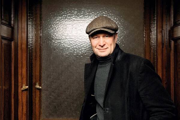Do herectví mě zasvětil budoucí tchán, byla to drsná škola, líčí Martin Pechlát