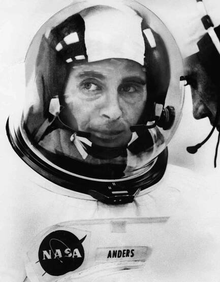 Anders, William *17.10.1933-Astronaut USAPortrait im Raumanzug mit Helm-