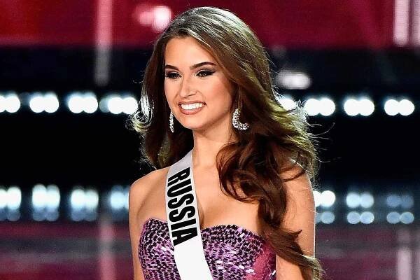 Former 'Miss Universe' contestant, 30, dies after collision with elk