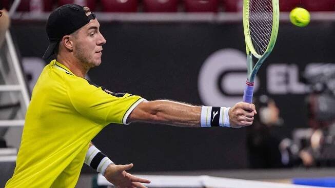 Jan Lennard Struff beats Fabian Marozsan to reach the semifinal in Sofia