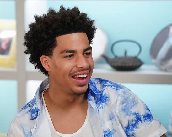 Black-ish - Black-Out - Z filmu - Marcus Scribner