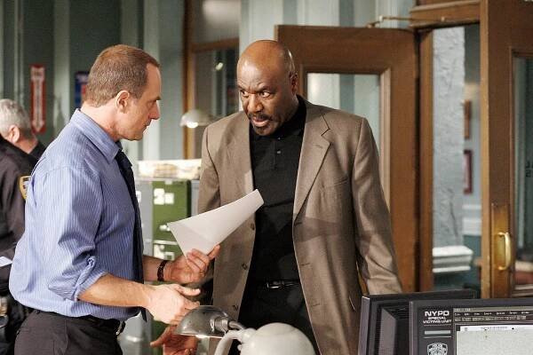 Zákon a pořádek: Útvar pro zvláštní oběti - Baggage - Z filmu - Christopher Meloni, Delroy Lindo