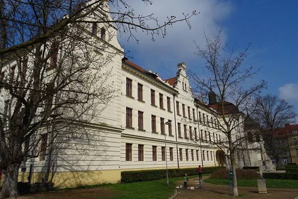 Gymnázium Benešov