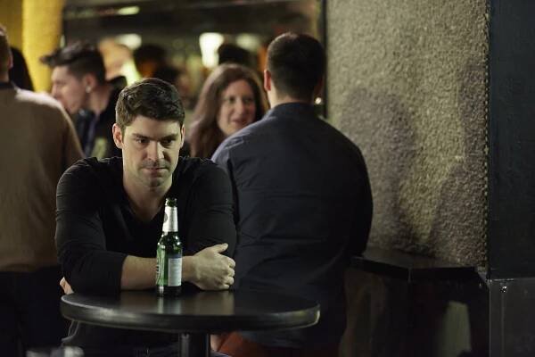 Rookie Blue - V přestrojení - Z filmu - Travis Milne