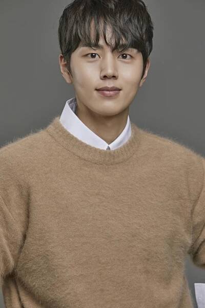 Seo Young-Soo (1989)-p001.jpg