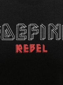 Černé tričko s potiskem Redefined Rebel | ZOOT.cz