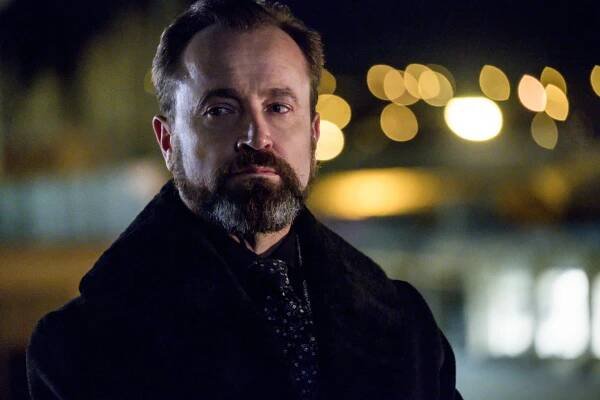 Dokonalý akční seriál Arrow má i českou hvězdu! Poznali jste herce, který mlátil Dolpha Lundgrena? | TV Nova