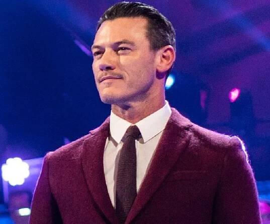 Luke Evans - Bio, Facts, Family Life of Welsh Actor.