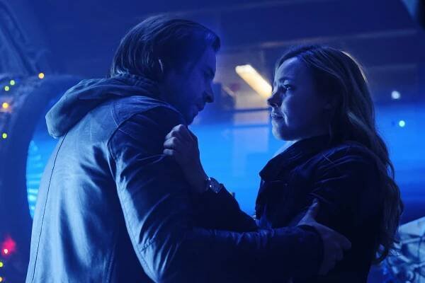 12 opic - Bratři - Z filmu - Aaron Stanford, Amanda Schull