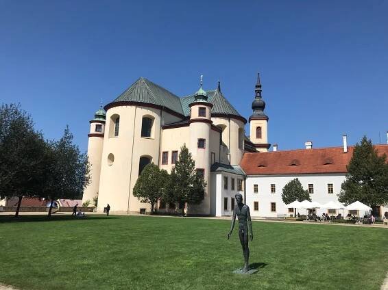 Chrám Nalezení sv. Kříže s kolejí - Litomyšl - Sakrální architektura - Monumentální - kostely, kláštery - Pardubický kraj