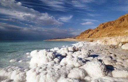 Vysychající Mrtvé moře je nejhlubším na světě, není ale nejslanějším | 100+1 zahraniční zajímavost