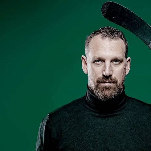 Před domácímí fanoušky vybojujeme bronz, tvrdí hokejový moderátor Jakub Koreis