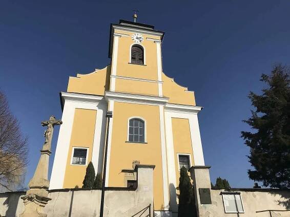 Církev se s obcemi soudila o majetek. Jejich vztahy jsou přesto dobré