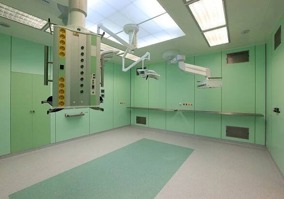 Nemocnice Karlovy Vary - pavilon akutní medicíny a centrálního vstupu | Stavby Karlovarského kraje