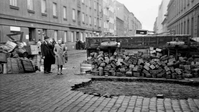 Podívejte se na dosud nezveřejněné fotky z osvobození Prahy v roce 1945
