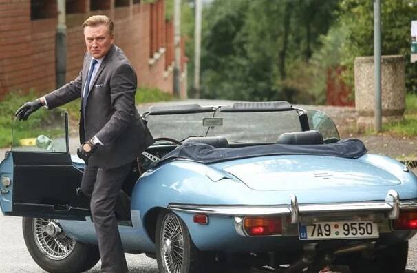 RECENZE: Český Bond kapitán Exner navozuje u diváků pocit idyly