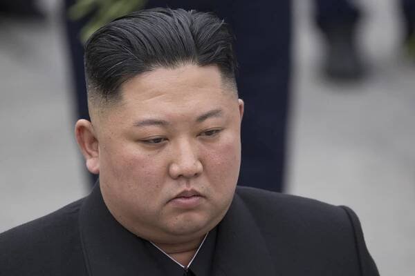 Kim Čong-un žiada pripravenosť na koronavírus a tajfún. Hovoril o viacerých nedostatkoch