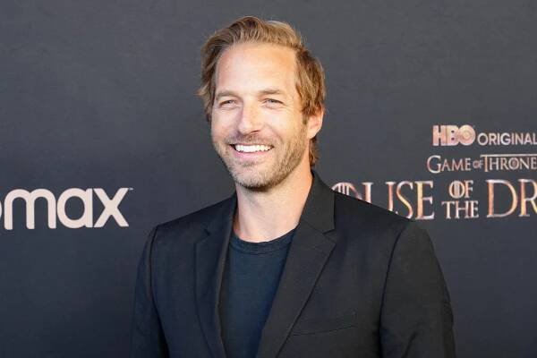 Ryan Hansen - Rod Draka - Série 1 - Z akcí
