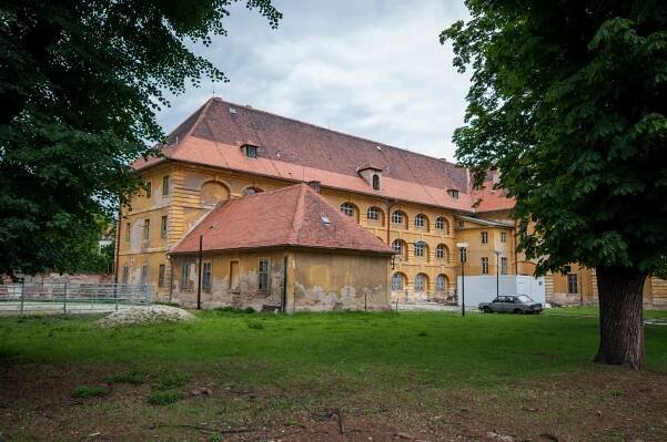 Stará vojenská nemocnice | Databáze domů s historií