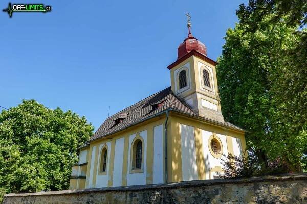 Kostel Povýšení sv. Kříže v obci Tis u Blatna