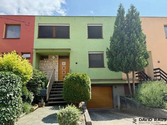 Prodej rodinného domu 5+kk ( 219 m2) s garáží a bazénem, Blučina | Reality.iDNES.cz 