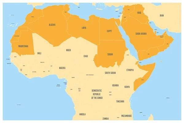 Arabský svět státy politickou mapu s oranžovou zdůrazněných 22 arabských zemí Arabské ligy. Region severní Afriky a Středního východu. Vektorová mapa s modrou vodou a žlutá země. — Ilustrace