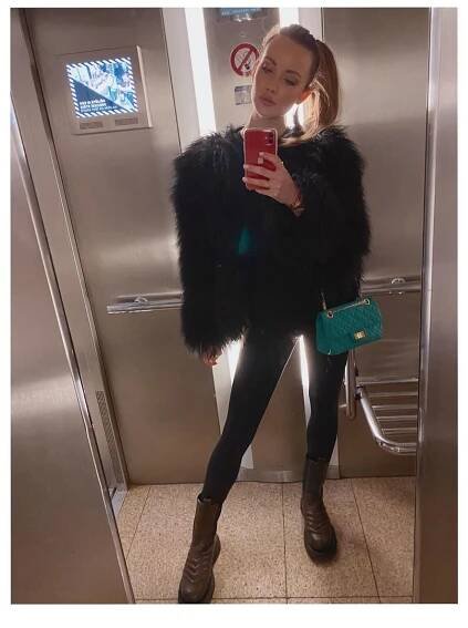 Ester Berdych Sátorová má módu v malíku